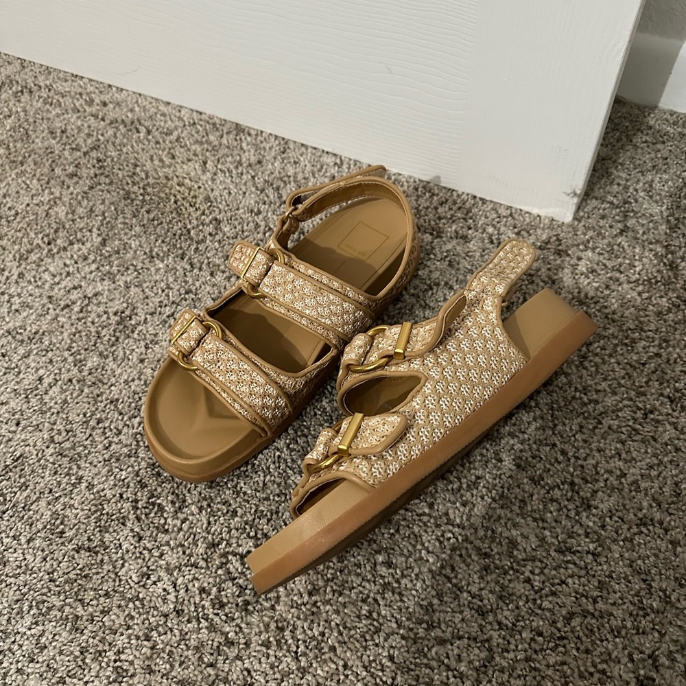 Dolce Vita Shelli Wedge Sandal soze 8.5 comfy casual and trendy